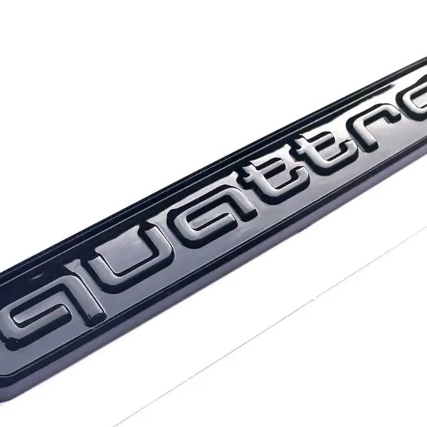 AUDI Quattro Emblem Svart