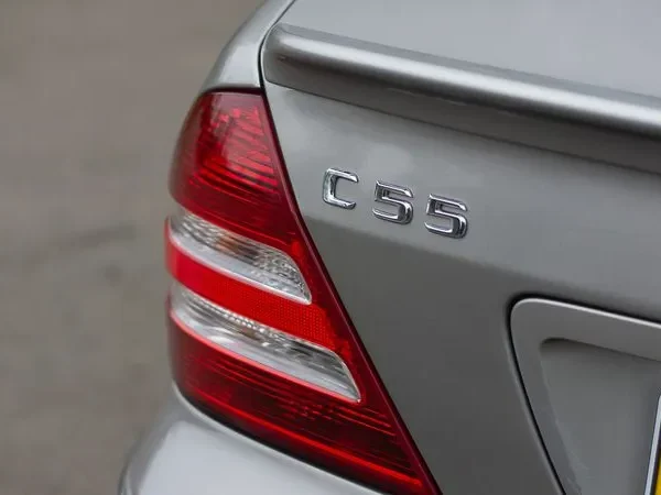 Mercedes-Benz C55 emblem krom modellbeteckning