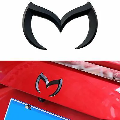 Svart Mazda Emblem Baklucka